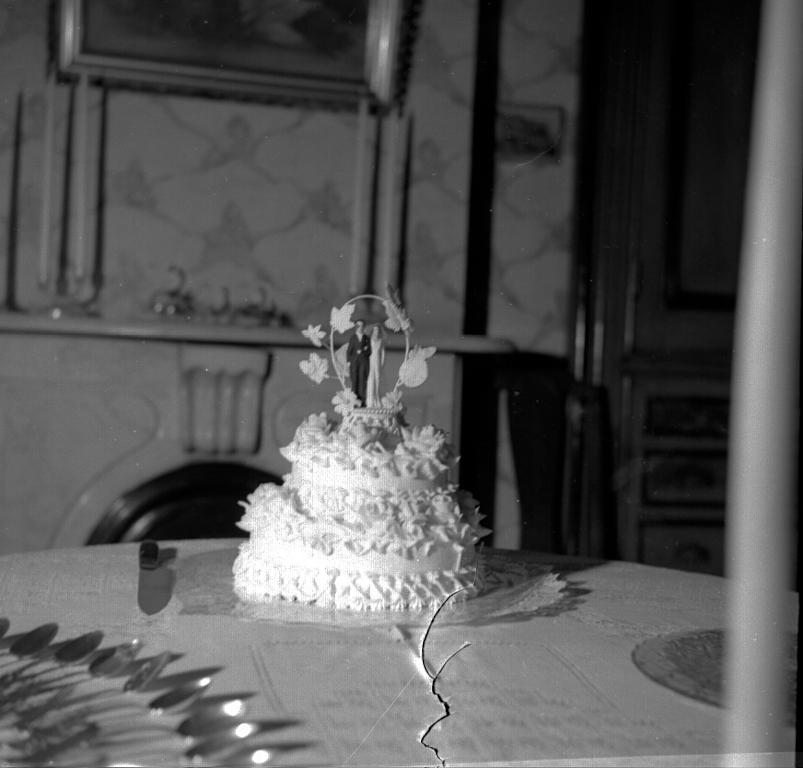 The Mark VIII $5 wedding cake